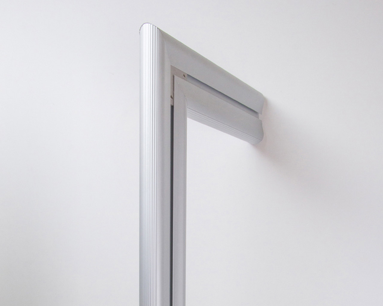 3tlg. Boden-Wand-Profil Länge 229 cm für Beleuchtung vorne