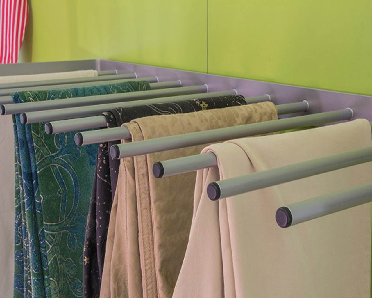 Hosenhalter für offenes Schranksystem - nicht ausziehbar