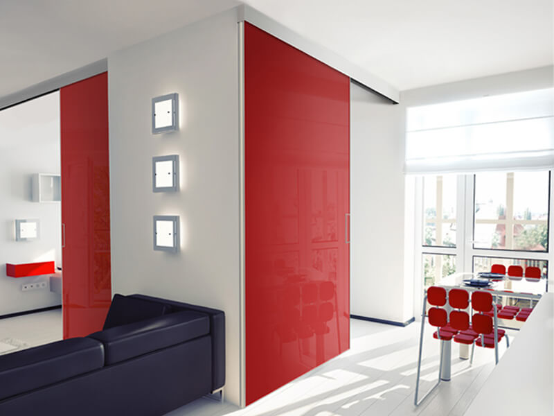 Schiebetür FLY Duo als Raumabtrennung über Ecke, Füllung Glas Rot