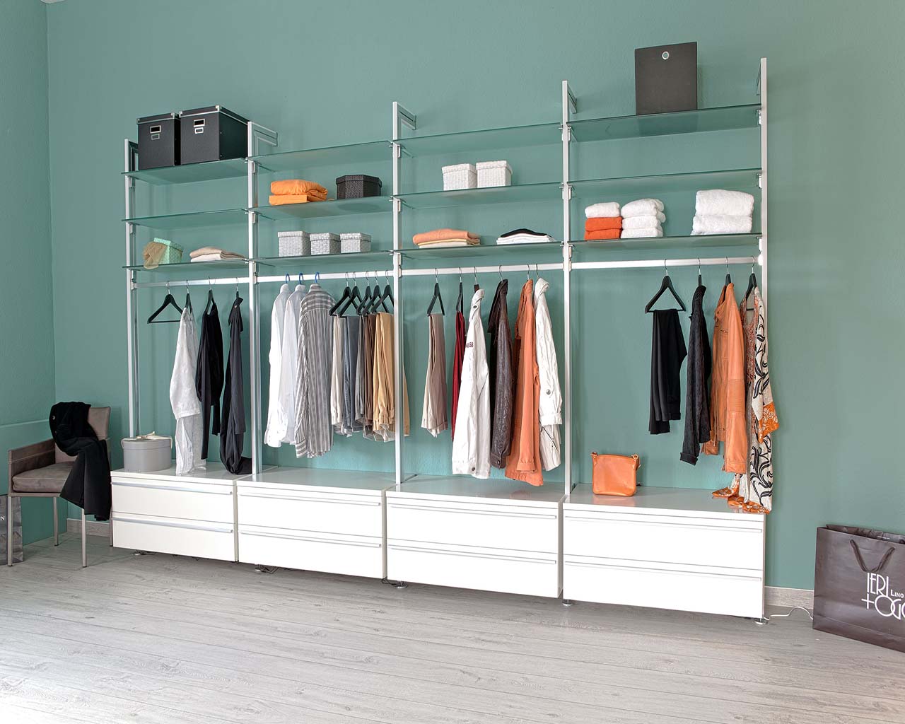 begehbarer_kleiderschrank-domino_v2_led3_frank_schranksysteme