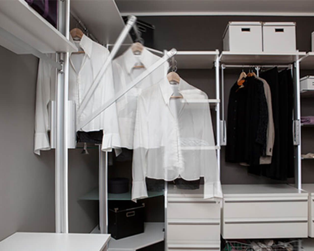 Kleiderlift für begehbaren Kleiderschrank 